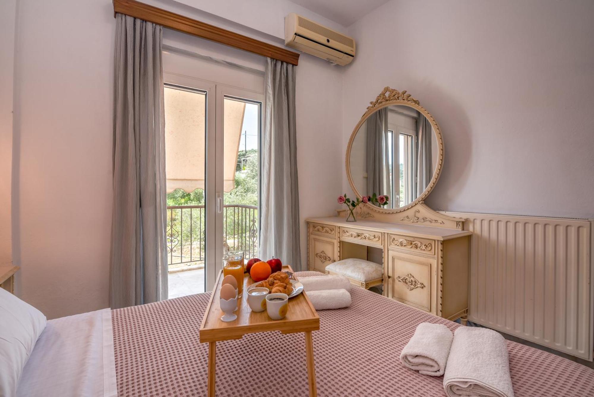 Villa Achilleas Deluxe Αpartment -Pet Friendly-Parking-Mountain View à Kotsianá Extérieur photo